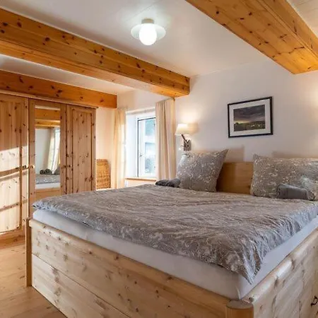 In With A Fireplace And A Beautiful Garden Holiday home