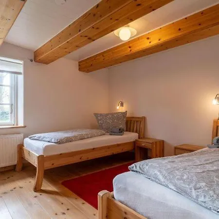 In With A Fireplace And A Beautiful Garden Holiday home *