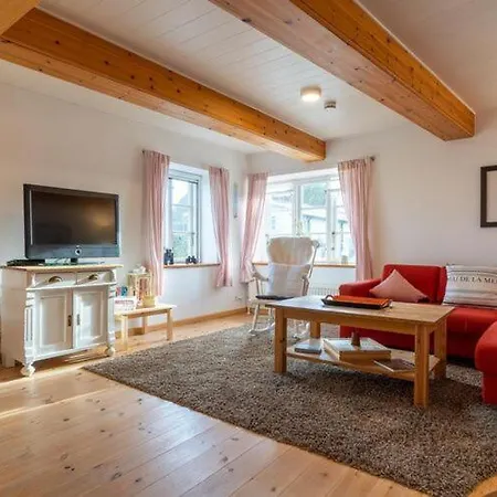 In With A Fireplace And A Beautiful Garden * Westerhever